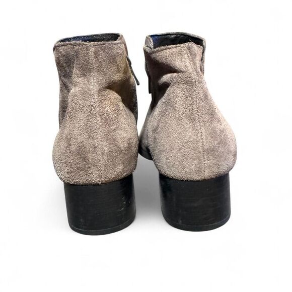 Born Women’s Size 9 Gray Suede Ankle Boots Low Heel Booties Comfort Casual - Picture 5 of 7